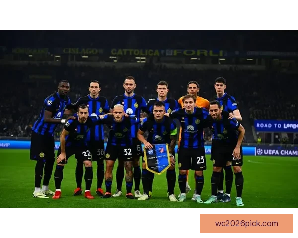 国米球迷齐声助力巴斯托尼 勇敢面对挑战兄弟同在助力前行